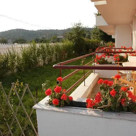 Aparthotel Maria Louiza Pefki (Evia)